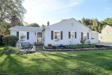 1966 Parkgate Ave, Akron, OH 44320 photo 1