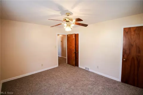 1966 Parkgate Ave, Akron, OH 44320 photo 17