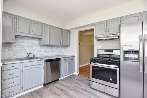 4041 Risher Rd, Youngstown, OH 44511 photo 5