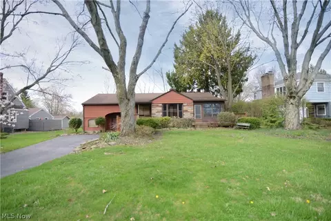 70 Neff Dr, Canfield, OH 44406 photo 1