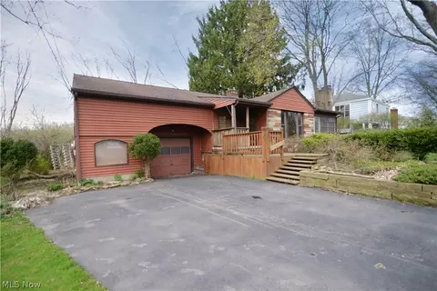 70 Neff Dr, Canfield, OH 44406 photo 2