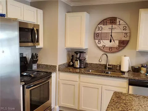 312 Baker St, Berea, OH 44017 photo 11