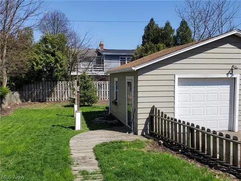 312 Baker St, Berea, OH 44017 photo 4
