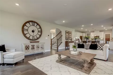 2351 Pendleton Ct, Avon, OH 44011 photo 3