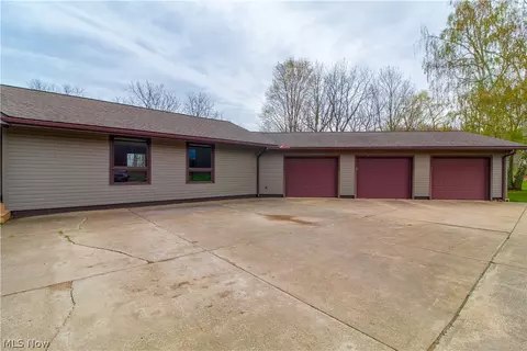 178 E Under Ridge Rd, Conneaut, OH 44030 photo 3