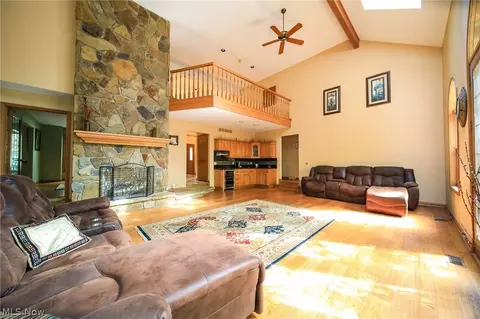 8265 Eagle Ridge Dr, Concord, OH 44077 photo 4