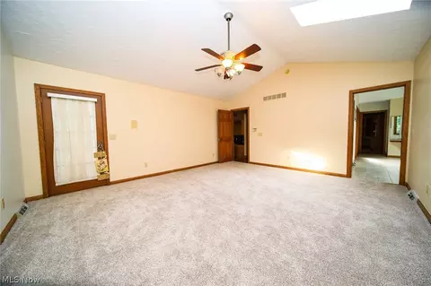 8265 Eagle Ridge Dr, Concord, OH 44077 photo 11