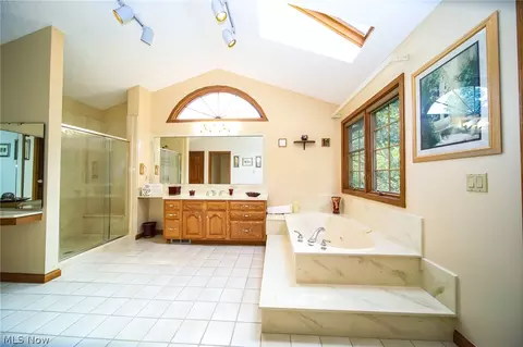 8265 Eagle Ridge Dr, Concord, OH 44077 photo 12