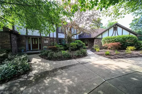 8265 Eagle Ridge Dr, Concord, OH 44077 photo 28