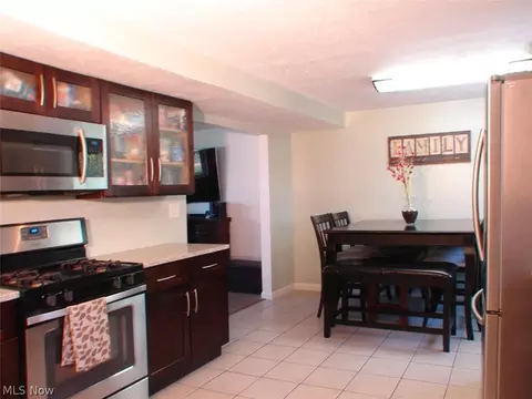 2416 Packard Dr, Lorain, OH 44055 photo 5