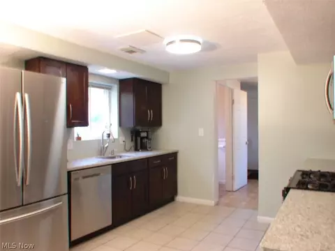 2416 Packard Dr, Lorain, OH 44055 photo 7