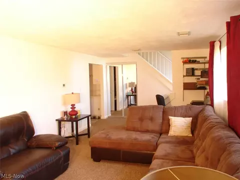 2416 Packard Dr, Lorain, OH 44055 photo 4