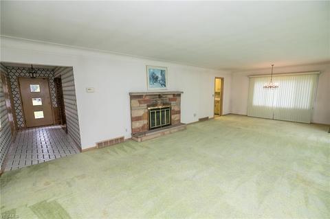 6370 Aster Dr, Independence, OH 44131 photo 5