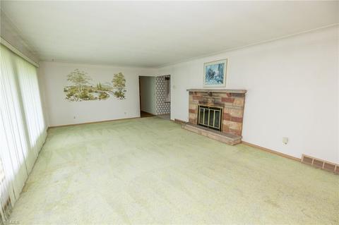6370 Aster Dr, Independence, OH 44131 photo 3