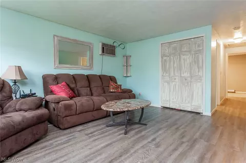 523 Case Ave, Elyria, OH 44035 photo 4