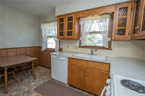 5147 Joseph St, Maple Heights, OH 44137 photo 18