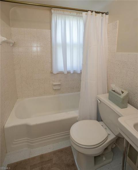 5147 Joseph St, Maple Heights, OH 44137 photo 8