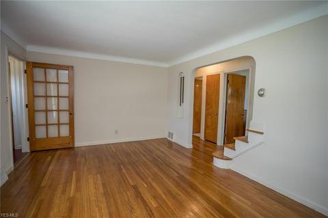 5147 Joseph St, Maple Heights, OH 44137 photo 5