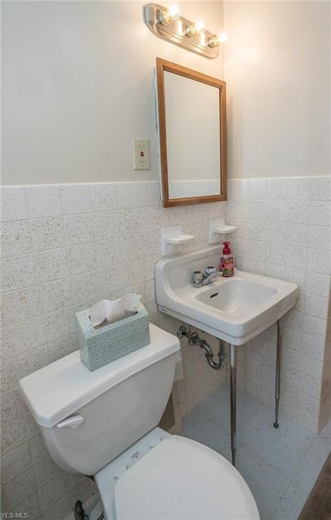 5147 Joseph St, Maple Heights, OH 44137 photo 9