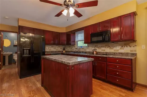 147 Parklane Dr, Lagrange, OH 44050 photo 6