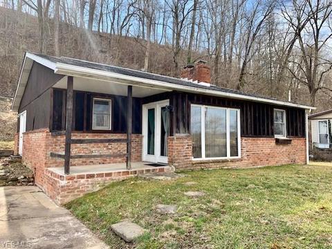 389 Muskingum River Rd, Lowell, OH 45744 photo 1