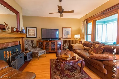 2306 Walnut Blvd, Ashtabula, OH 44004 photo 4