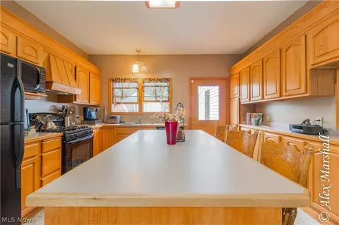 2306 Walnut Blvd, Ashtabula, OH 44004 photo 7