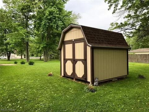 1933 Deerfield Dr, Ashtabula, OH 44004 photo 23