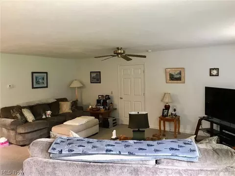1933 Deerfield Dr, Ashtabula, OH 44004 photo 4