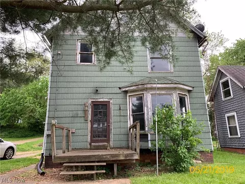 217 Maple Ave SE, Massillon, OH 44646 photo 1