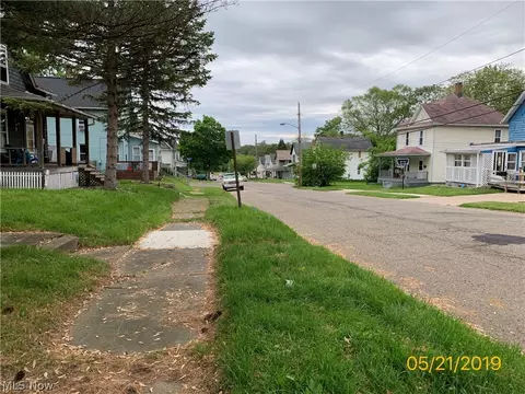 217 Maple Ave SE, Massillon, OH 44646 photo 4