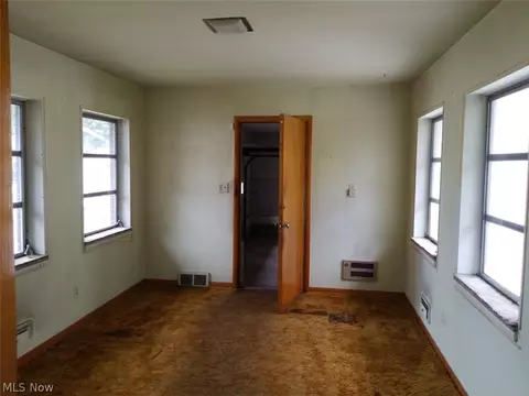 519 Crestview Ave, Akron, OH 44320 photo 6