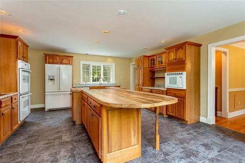 715 Overbrook Rd, Elyria, OH 44035 photo 10