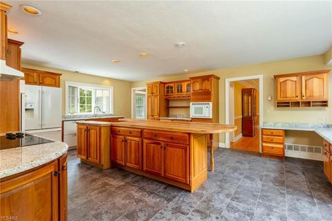 715 Overbrook Rd, Elyria, OH 44035 photo 7