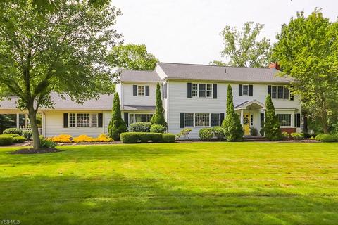 715 Overbrook Rd, Elyria, OH 44035 photo 2