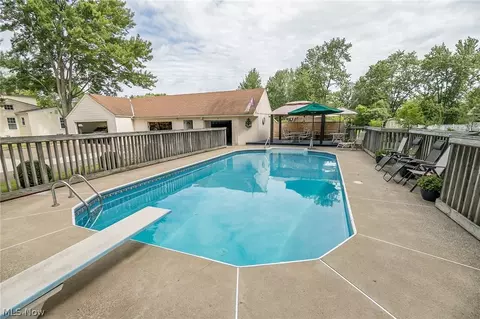 935 Gulf Rd, Elyria, OH 44035 photo 35