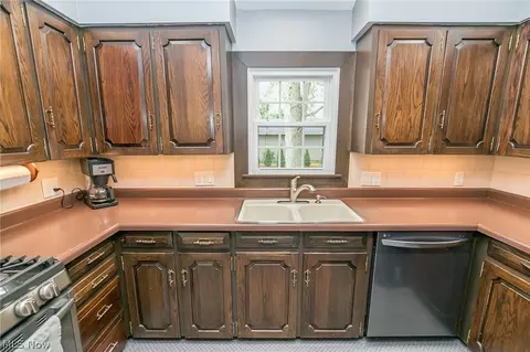 935 Gulf Rd, Elyria, OH 44035 photo 22