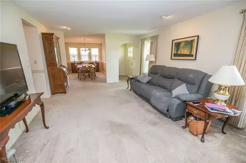 935 Gulf Rd, Elyria, OH 44035 photo 8
