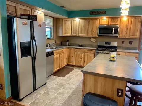 214 Everson Rd, Belpre, OH 45714 photo 7