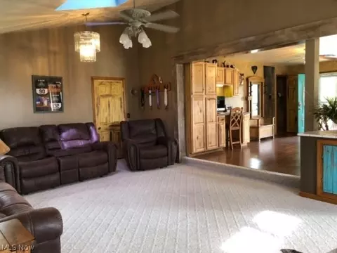214 Everson Rd, Belpre, OH 45714 photo 3