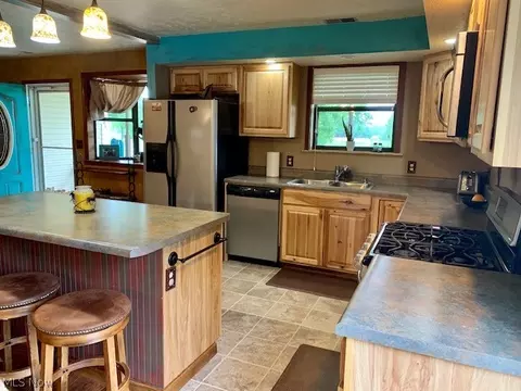 214 Everson Rd, Belpre, OH 45714 photo 8