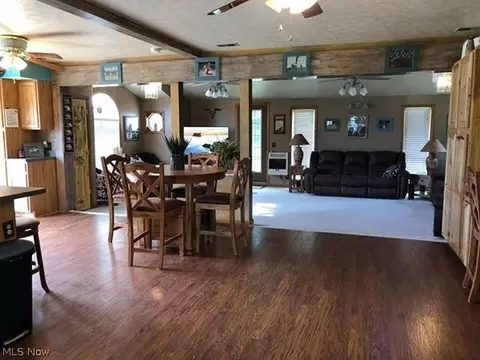 214 Everson Rd, Belpre, OH 45714 photo 5