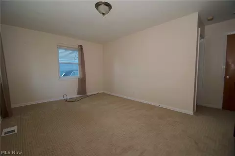 2023 E 45th St, Ashtabula, OH 44004 photo 12