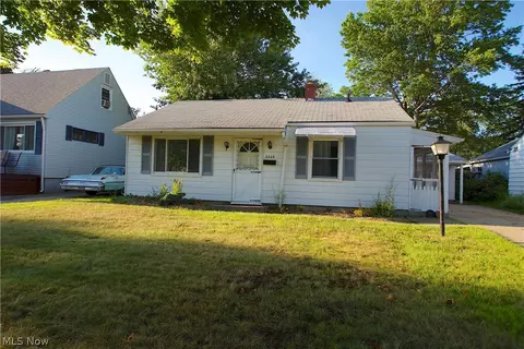 2023 E 45th St, Ashtabula, OH 44004 photo 1