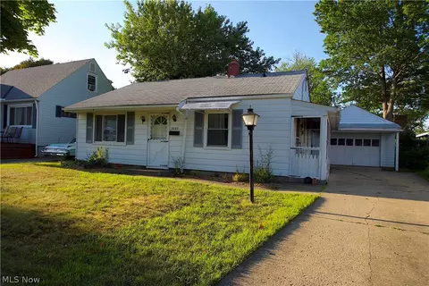 2023 E 45th St, Ashtabula, OH 44004 photo 3