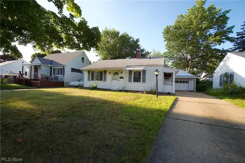 2023 E 45th St, Ashtabula, OH 44004 photo 2