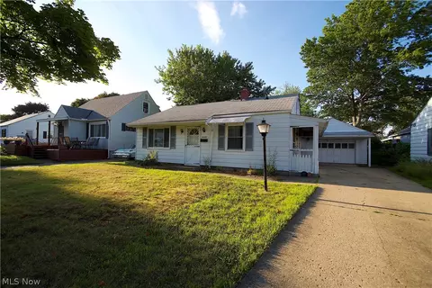2023 E 45th St, Ashtabula, OH 44004 photo 4