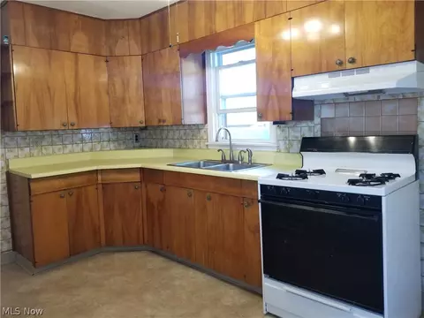 5218 Kain Ave, Ashtabula, OH 44004 photo 3