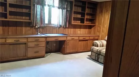 8212 Valley Ln, Parma, OH 44130 photo 8