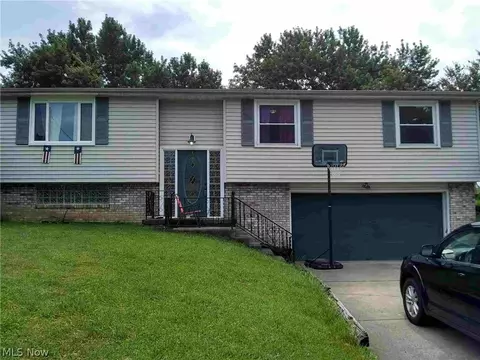 276 Marshall St, Champion, OH 44483 photo 1